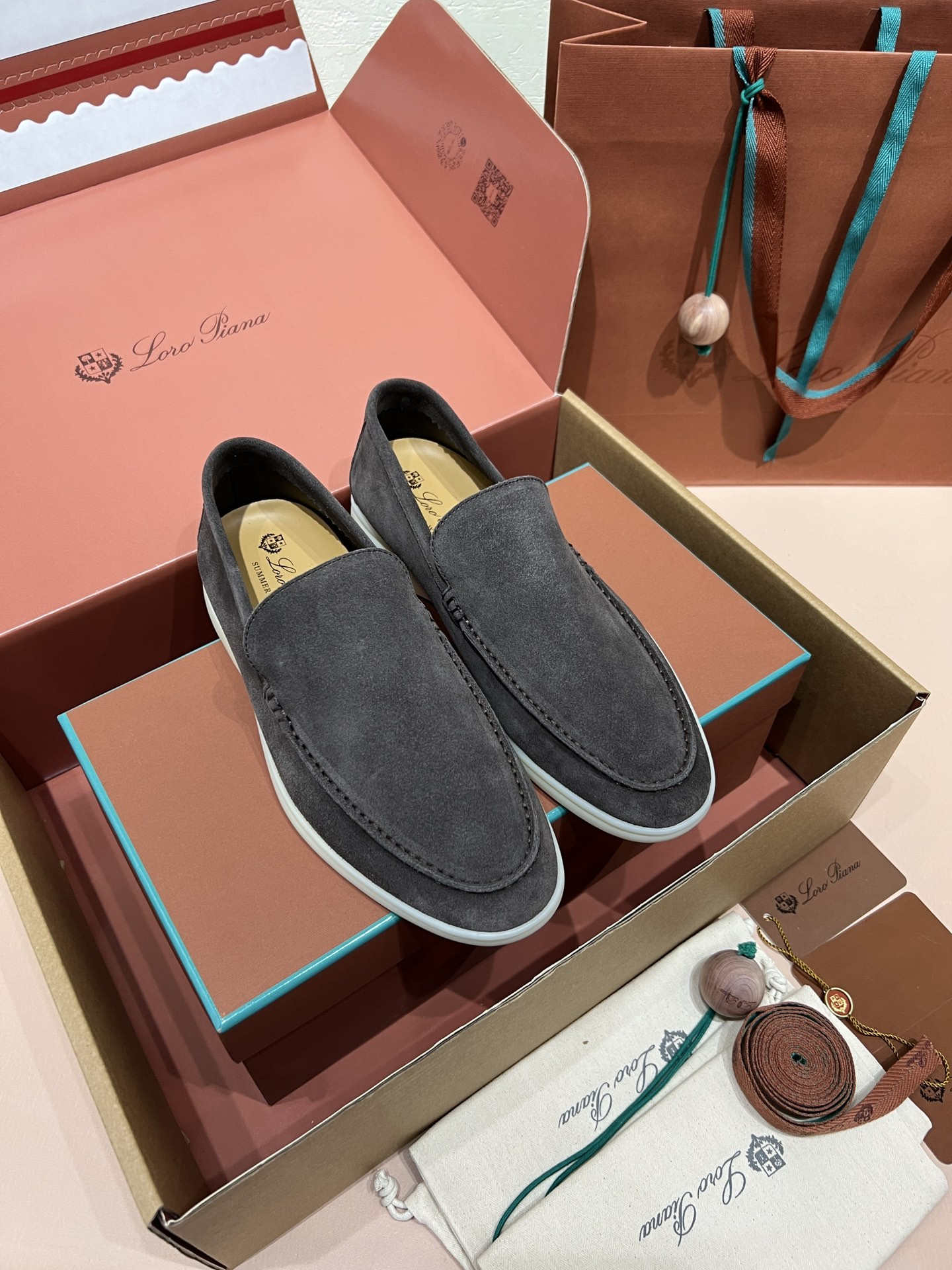 ua L**o p*ana summer walk loafers