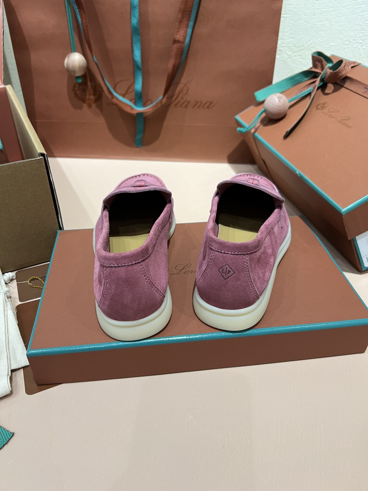 ua L**o p*ana summer charms walk loafers