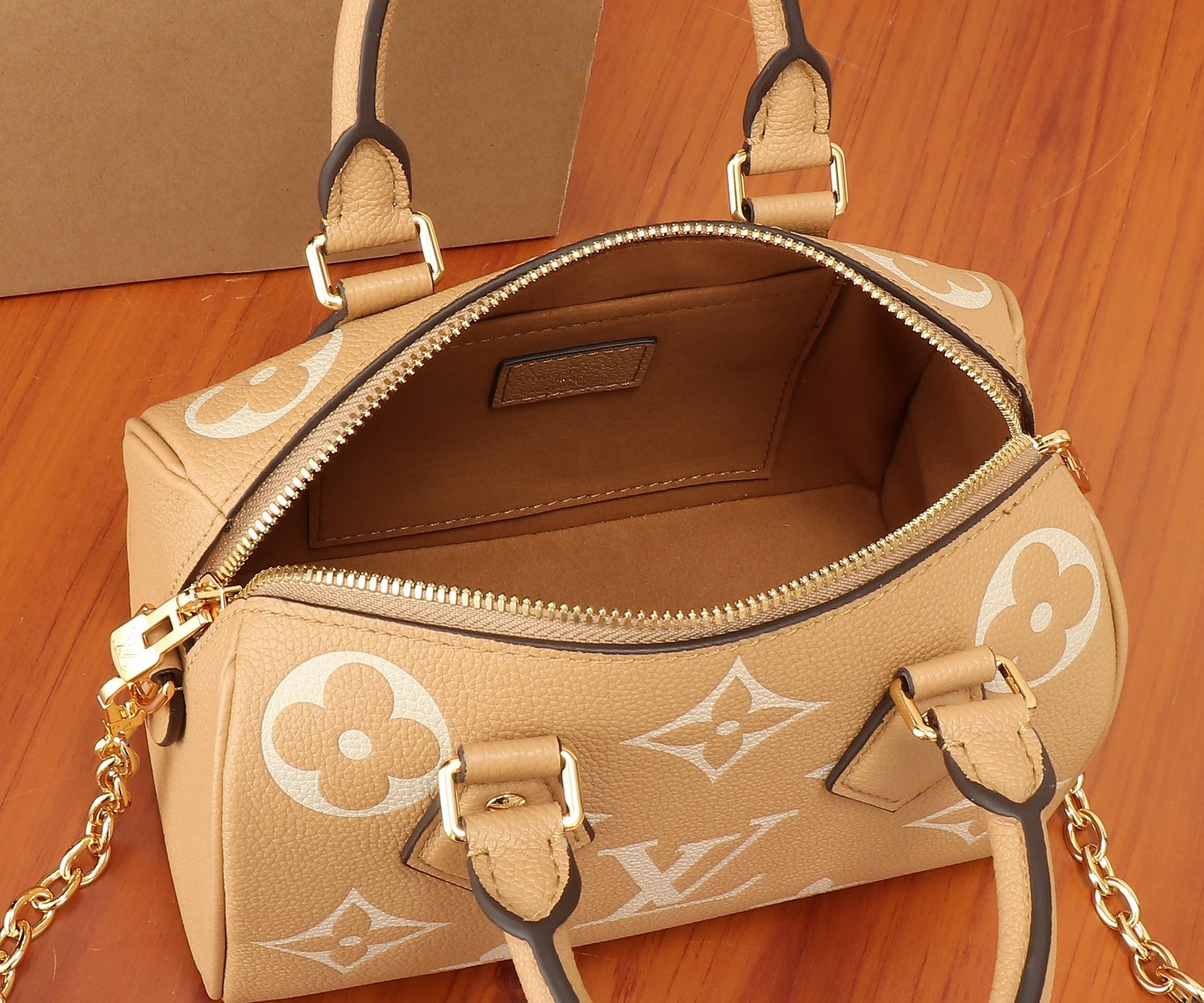 LV Speedy Bandoulière 20 M12713 13.5 x 12 x 20.5 cm