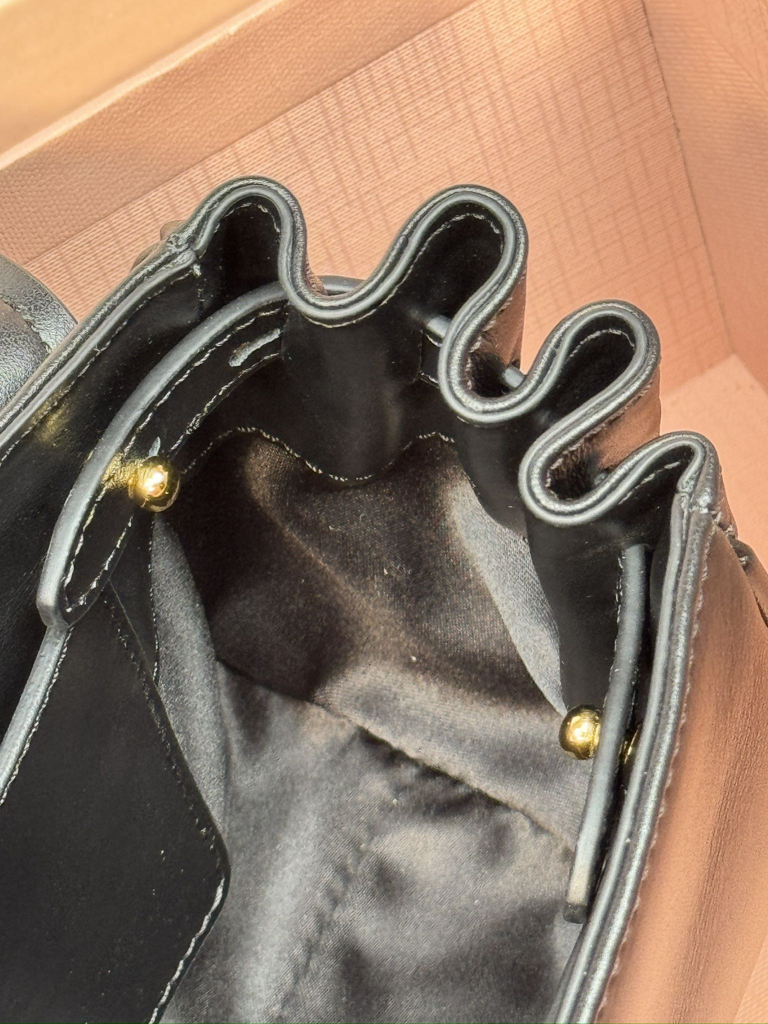 Miu Miu Leather shoulder bag 13.5x24x9cm