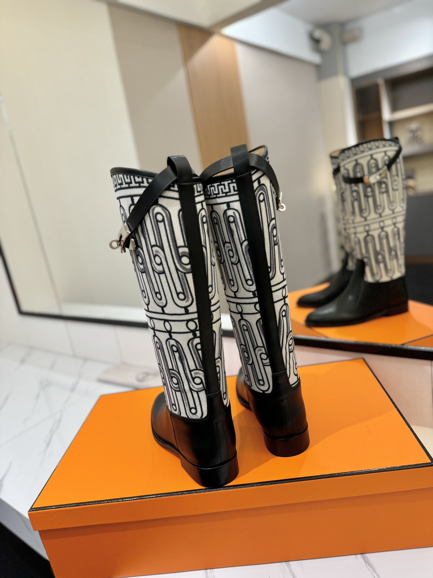 ua H**me5 jumping boots