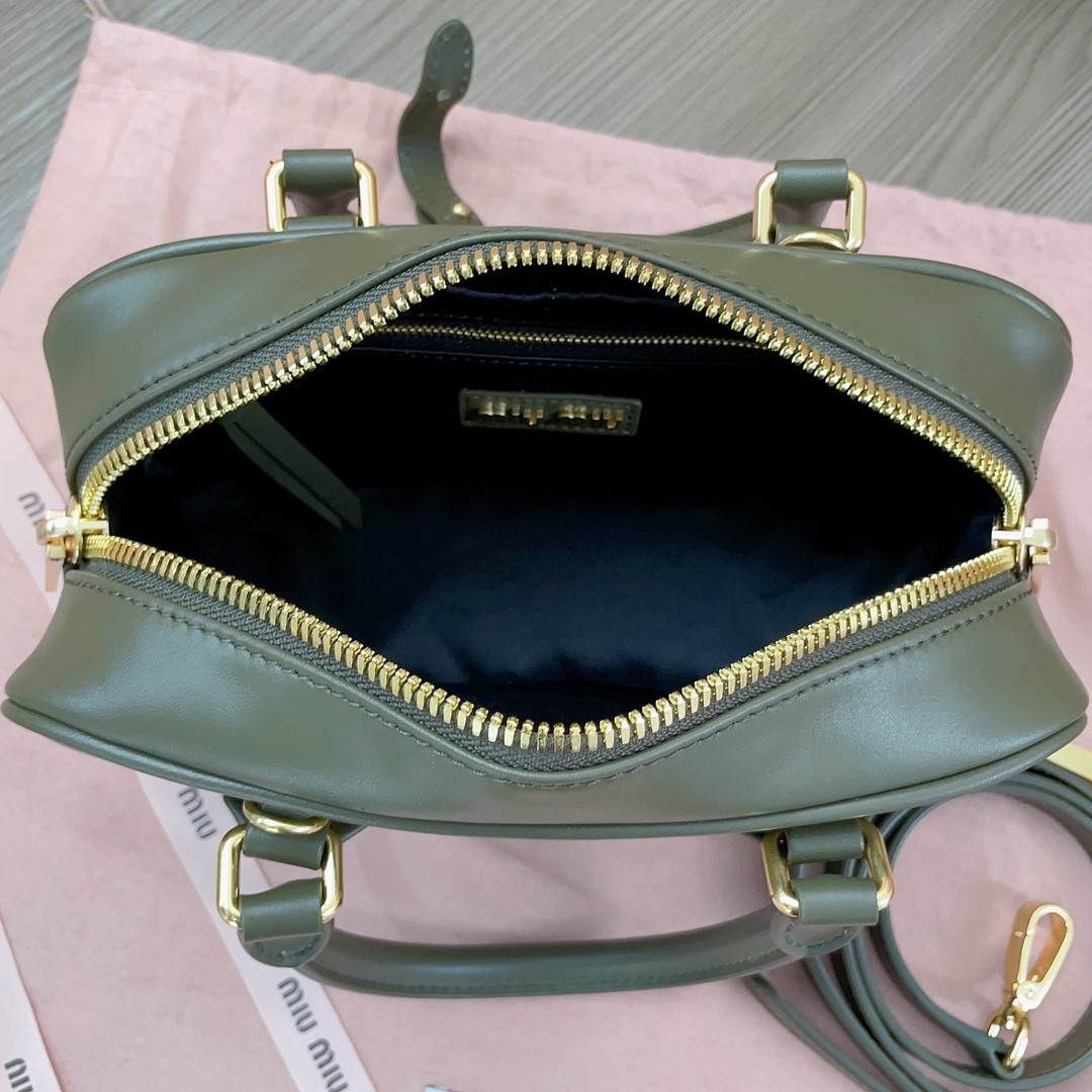 Miu Miu Arcadie leather bag 10.5x22x7.5cm