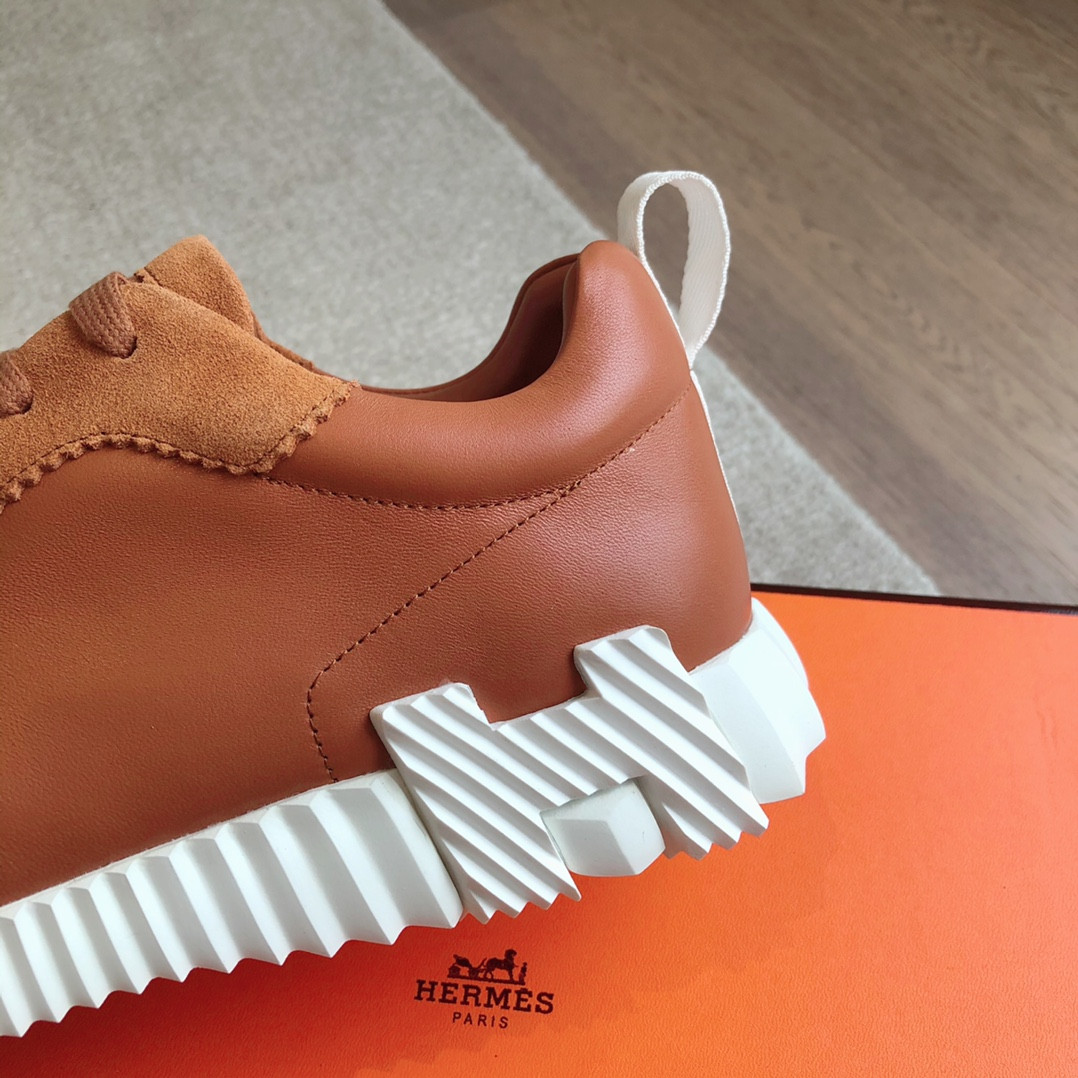ua H**me5 bouncing sneaker