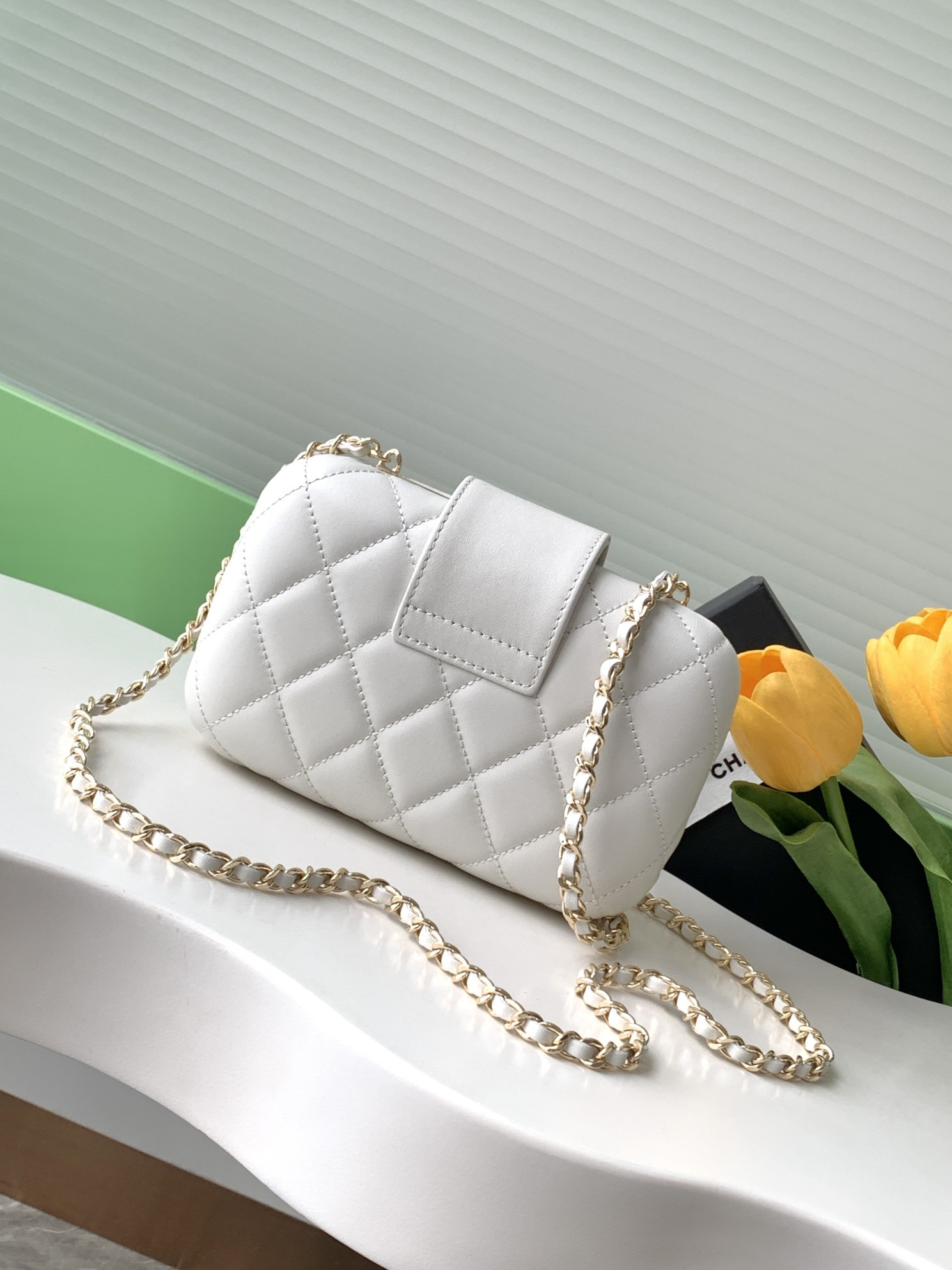 Ch*el clip bag 13x18x5cm