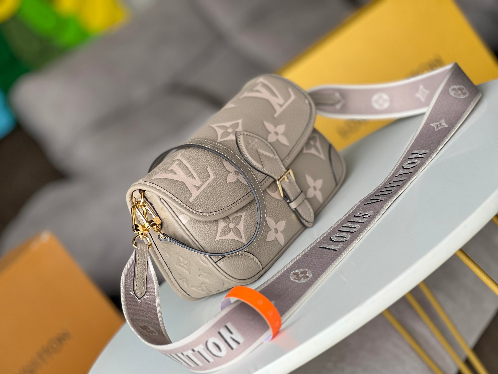 LV Diane M46583 23x16x8.5CM