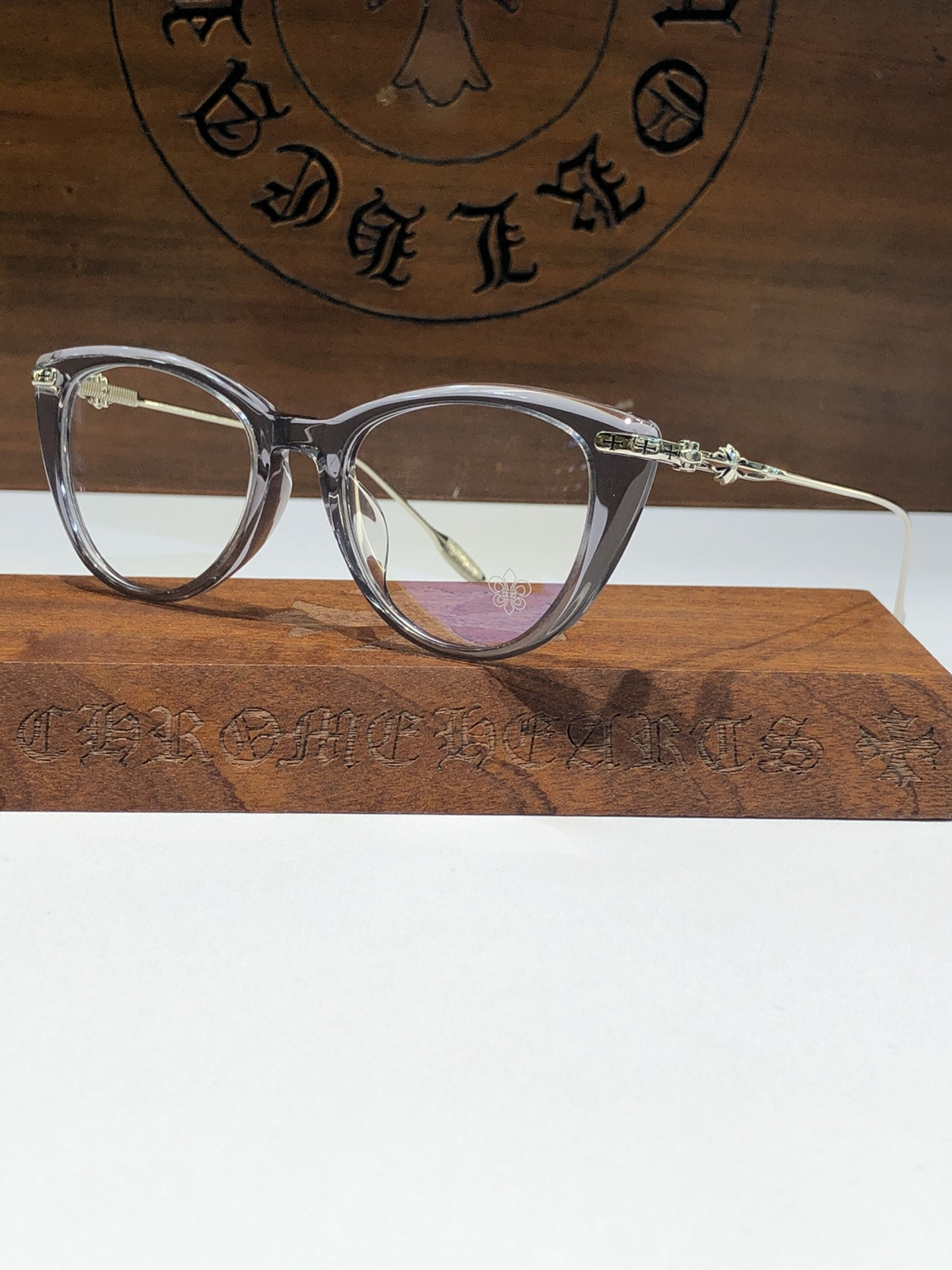 Ch**me He**ts glasses ch8228
