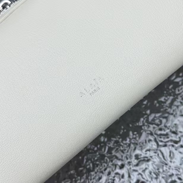ALAÏA LE TECKEL MEDIUM BAG 33x11x10cm