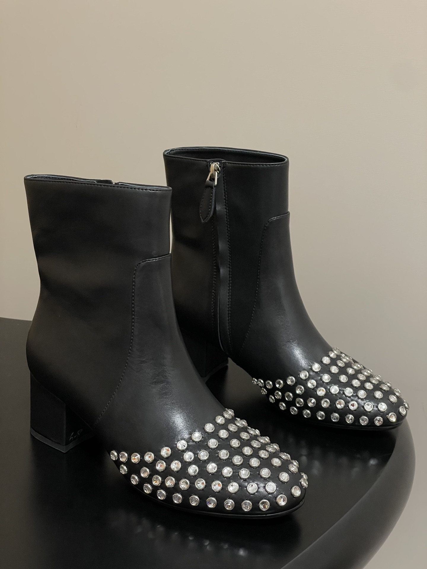 ua alaia crystal Di*m*nd boots 5.5cm heel(customized size 7-10 days production time)