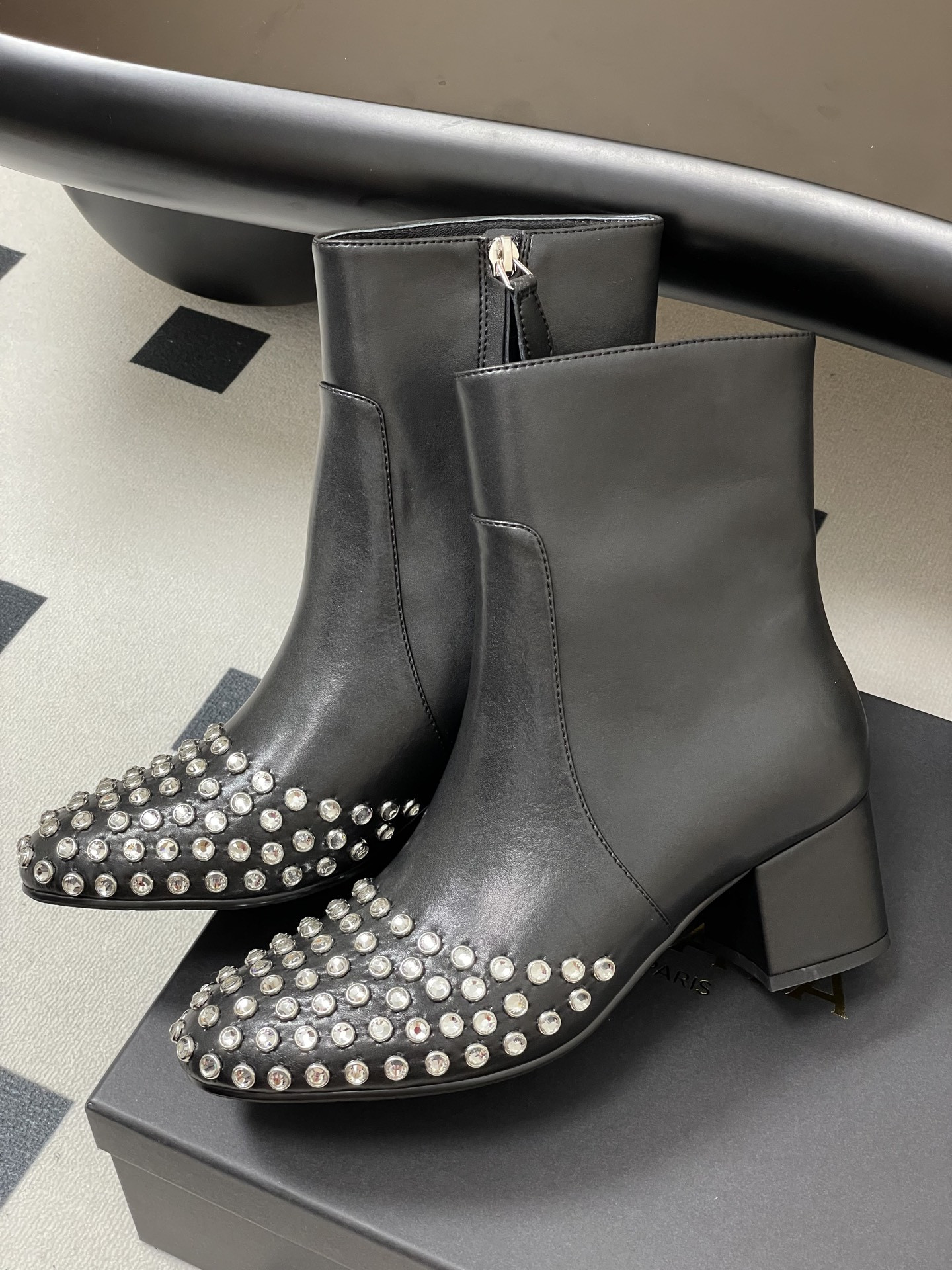 ua alaia crystal Di*m*nd boots 5.5cm heel(customized size 7-10 days production time)