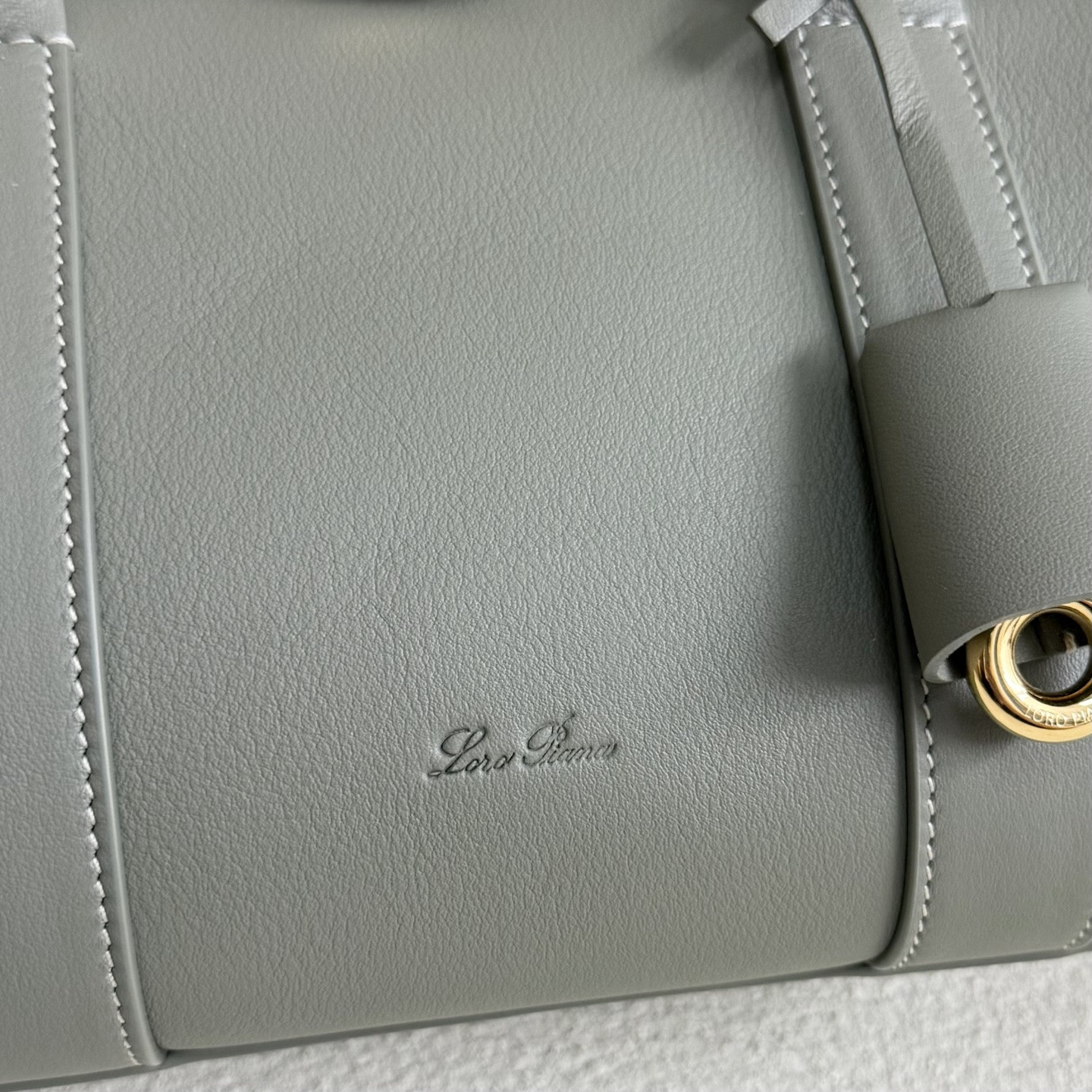 L**o p*ana loom l25 calfskin 25x18x12.5cm