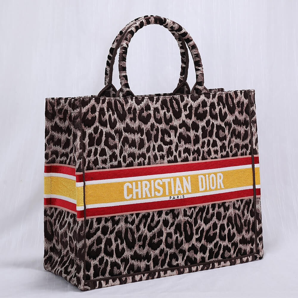 large D*or book tote