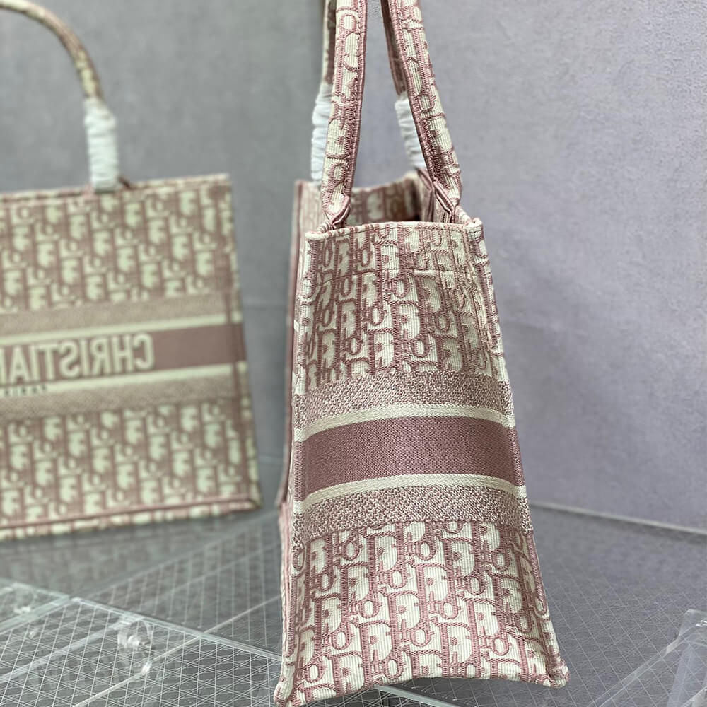 small D*or book tote
