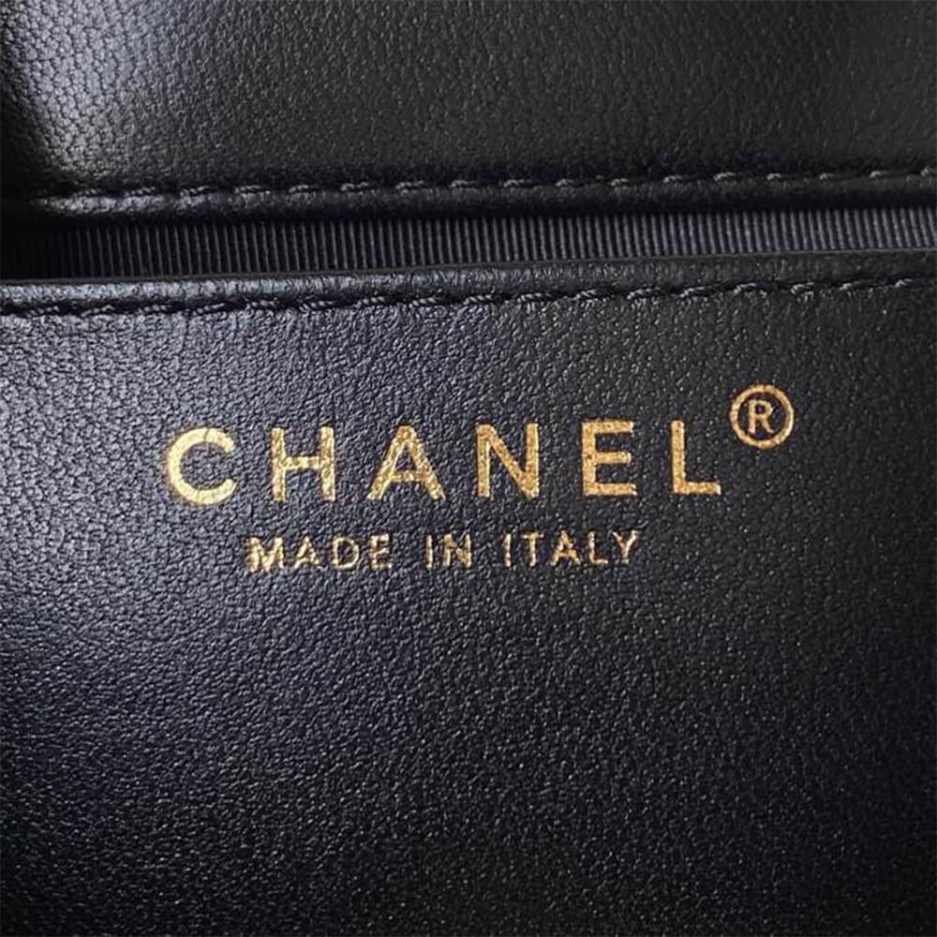Ch*el baguette bag