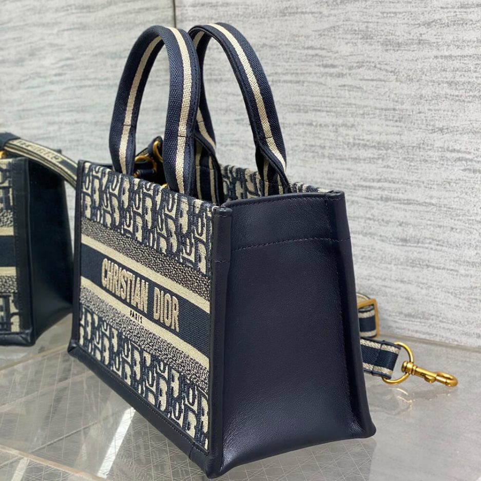 D*or east-west D*or book tote with strap