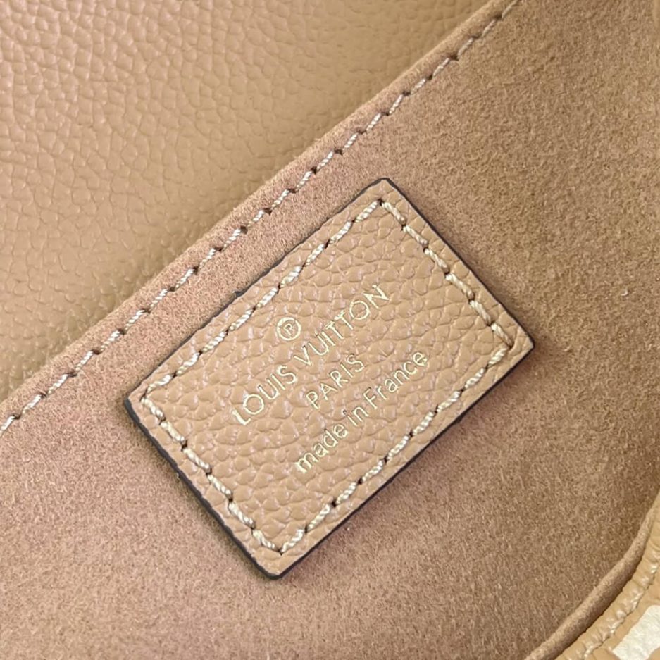 LV Pochette Metis East West
