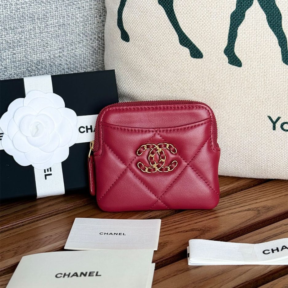 Ch*el 19 zipped coin purse