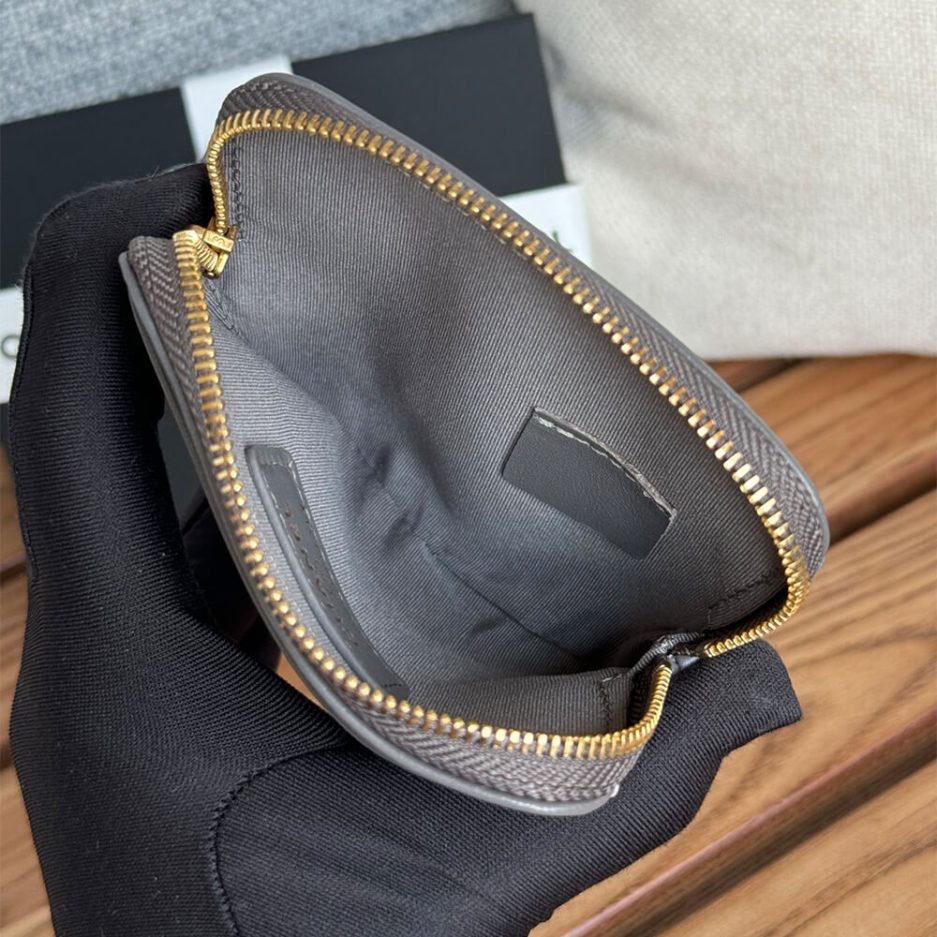 Ch*el 19 zipped coin purse