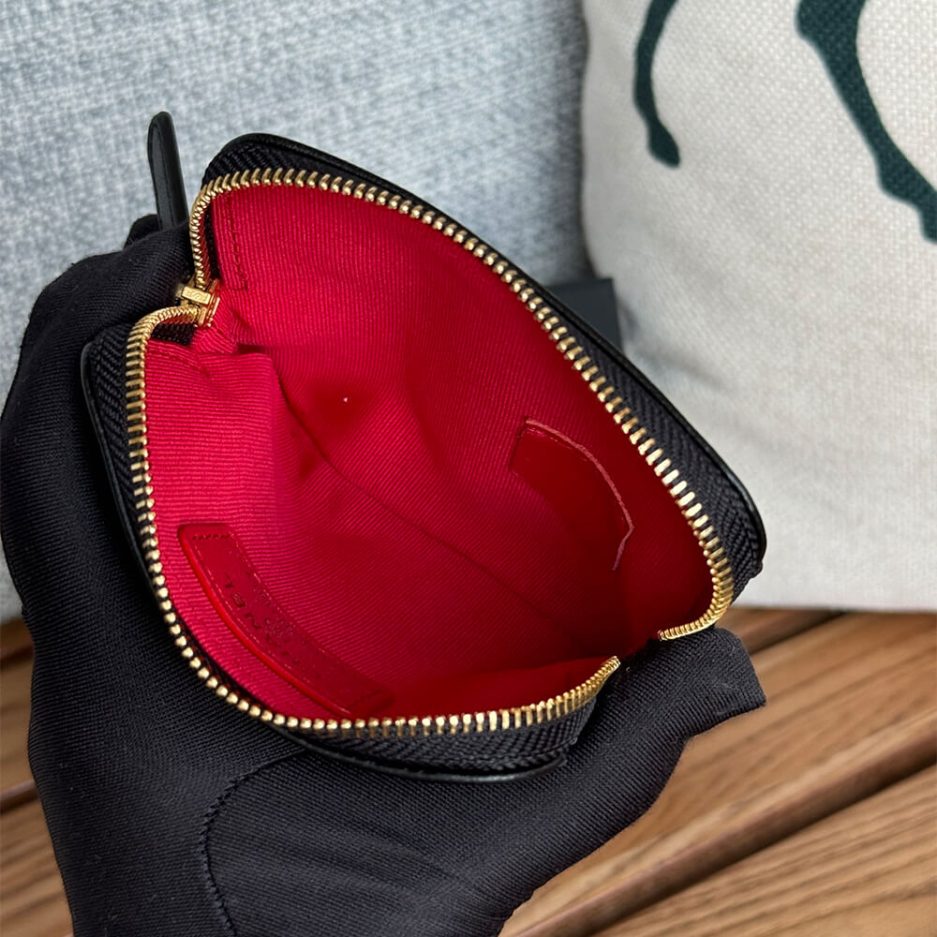 Ch*el 19 zipped coin purse